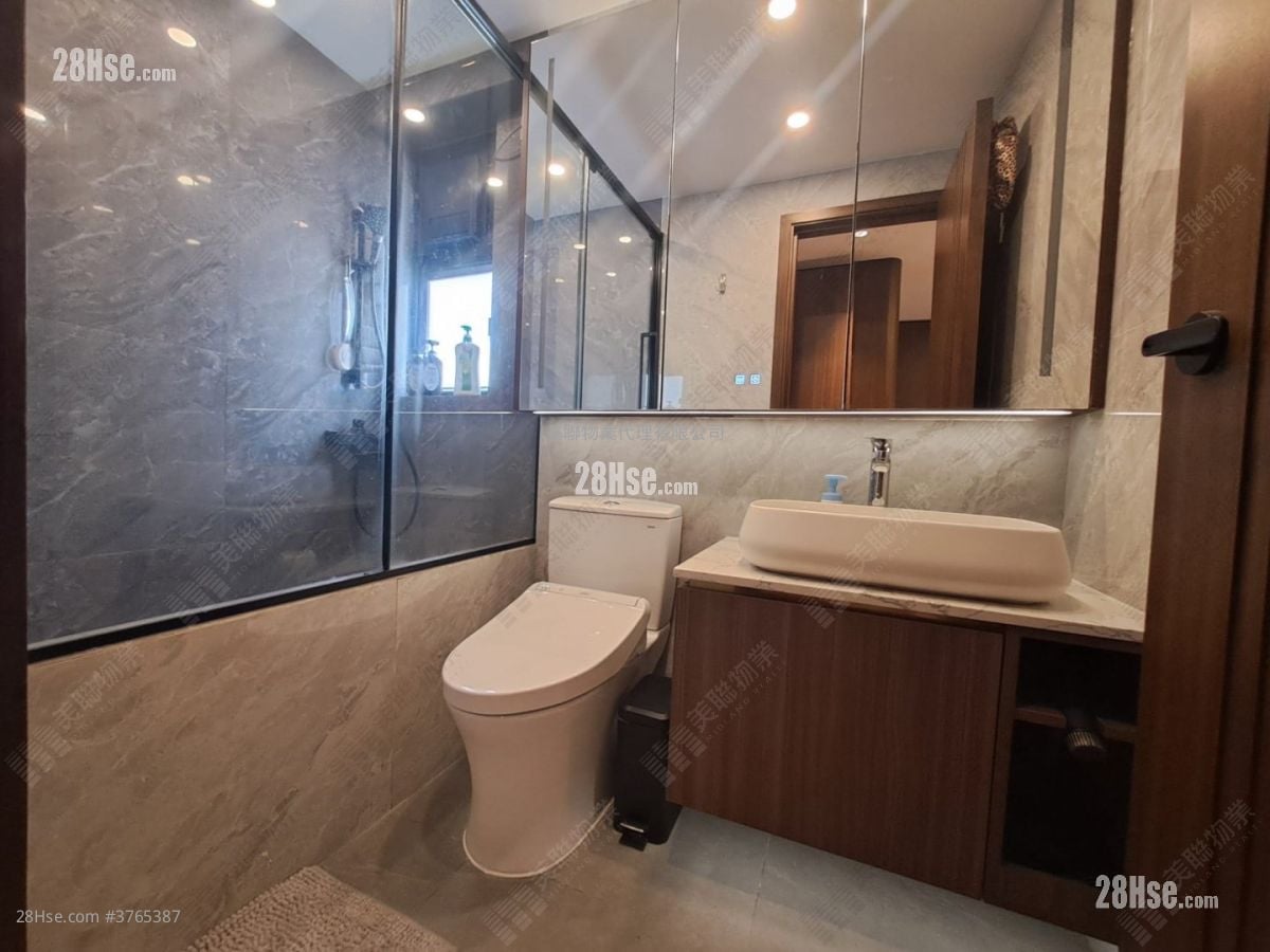 又一居 售盘 2 房 566 平方尺