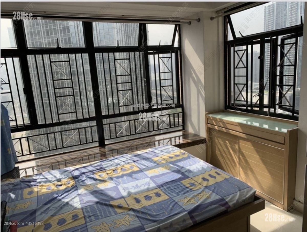 Skyline Plaza Sell 3 Bedrooms 643 ft²