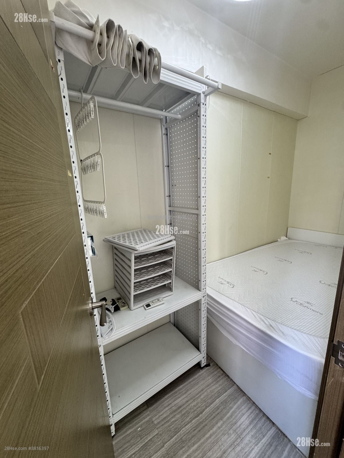 Shui Fung Building Rental 2 Bedrooms , 1 Bathroom 249 ft²