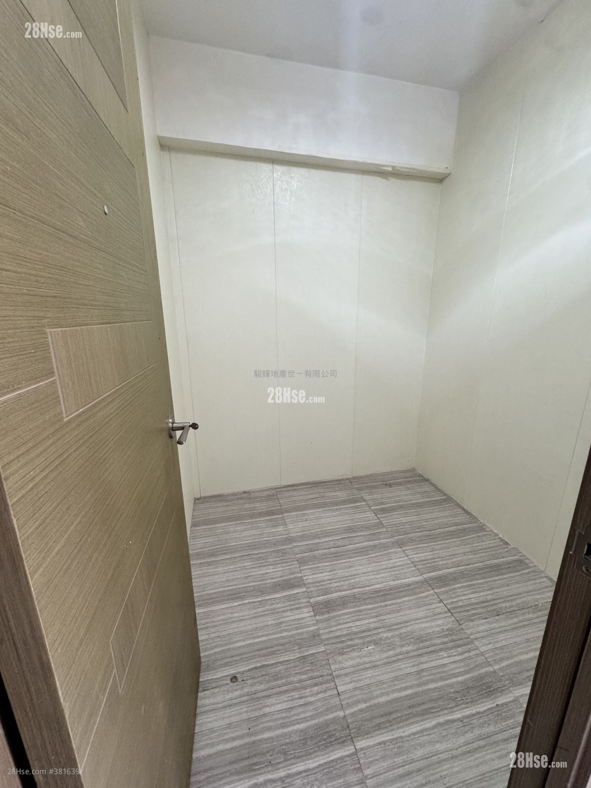 Shui Fung Building Rental 2 Bedrooms , 1 Bathroom 249 ft²
