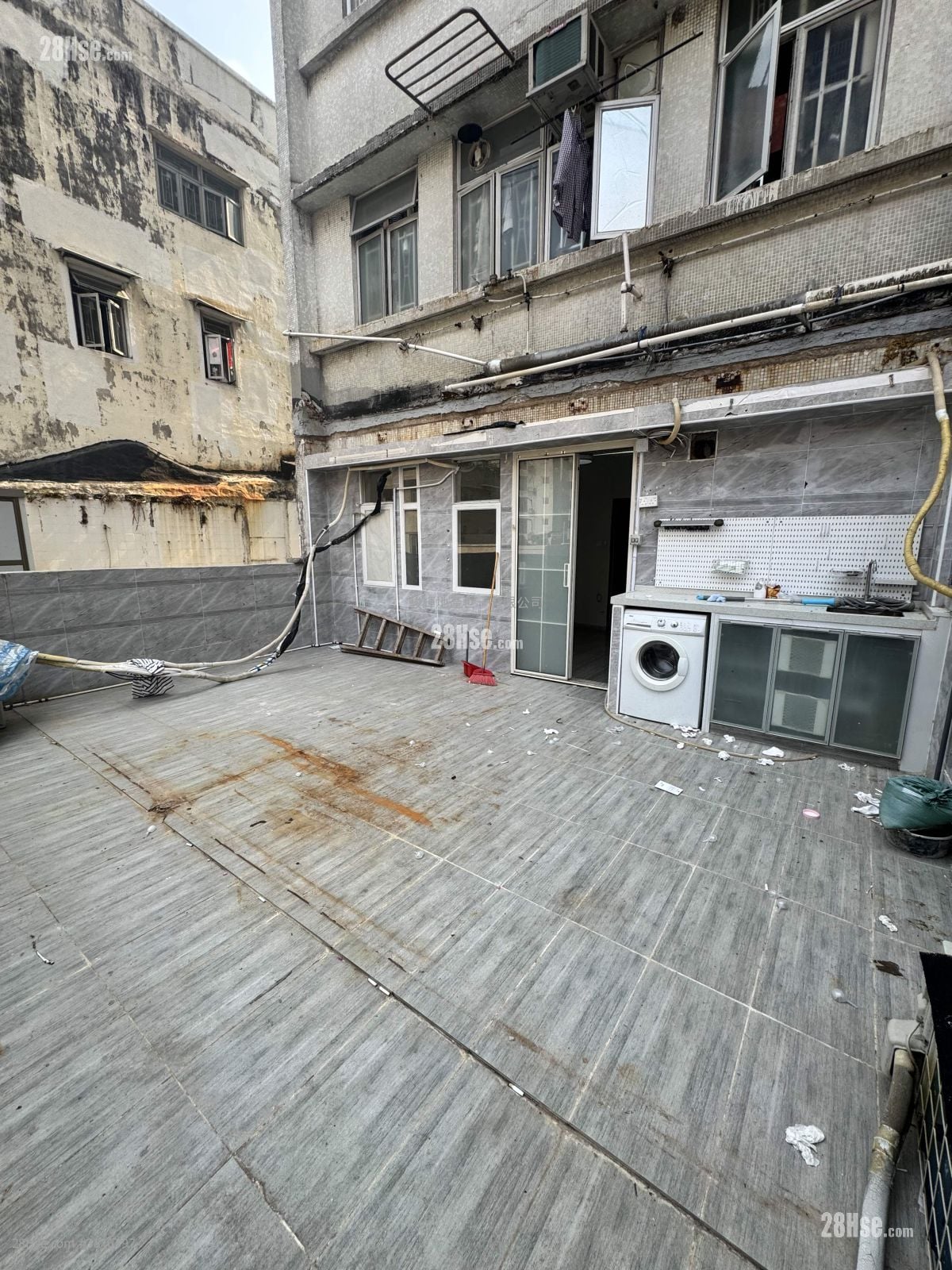 Shui Fung Building Rental 2 Bedrooms , 1 Bathroom 249 ft²