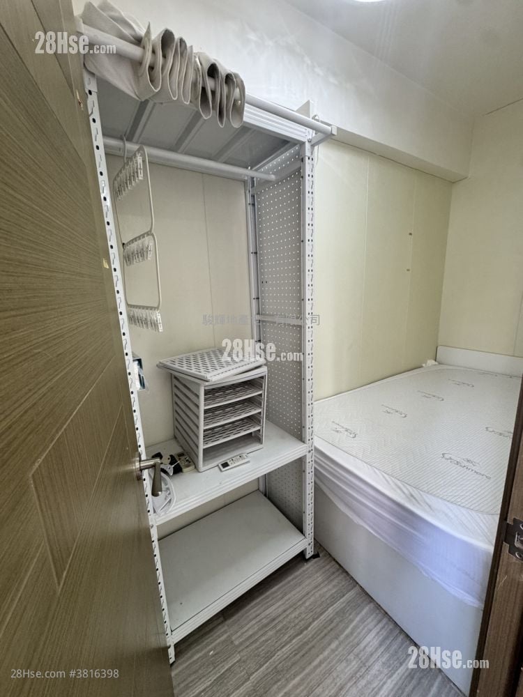 Shui Fung Building Sell 2 Bedrooms , 1 Bathroom 249 ft²