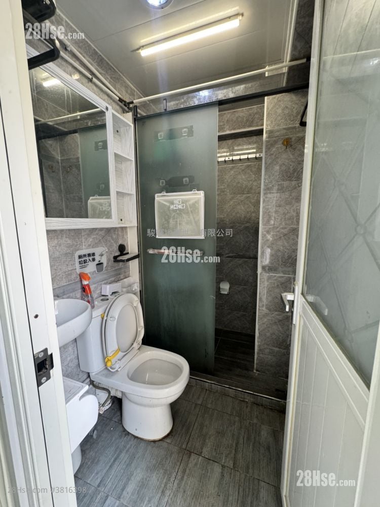 Shui Fung Building Sell 2 Bedrooms , 1 Bathroom 249 ft²