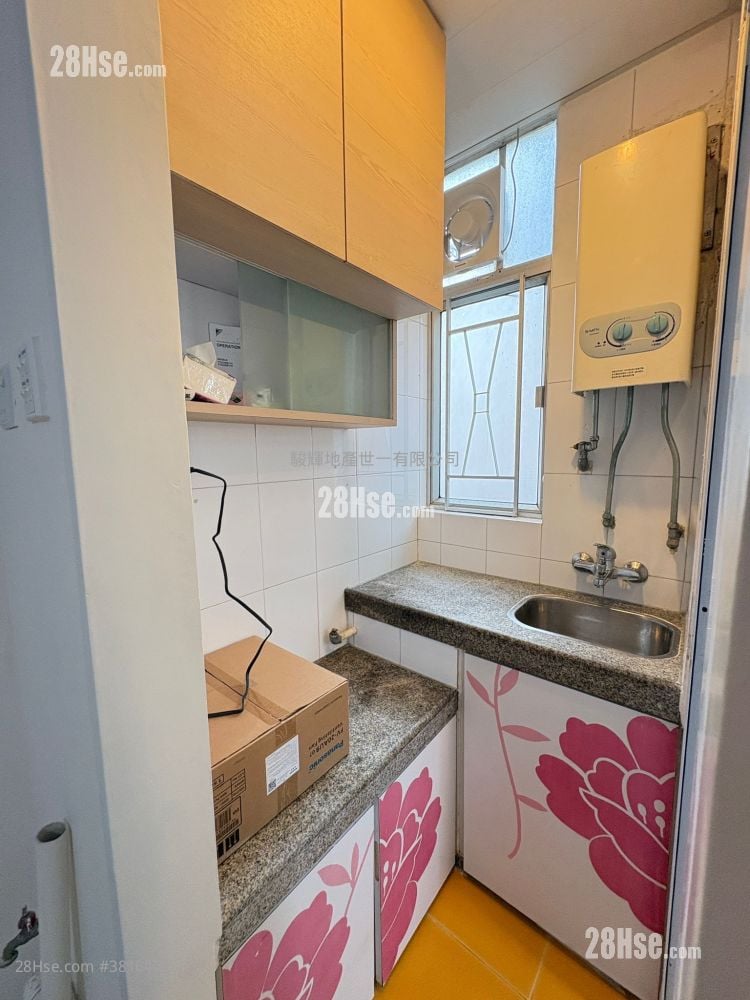 Winfield Building Rental Studio , 1 Bathroom 194 ft²