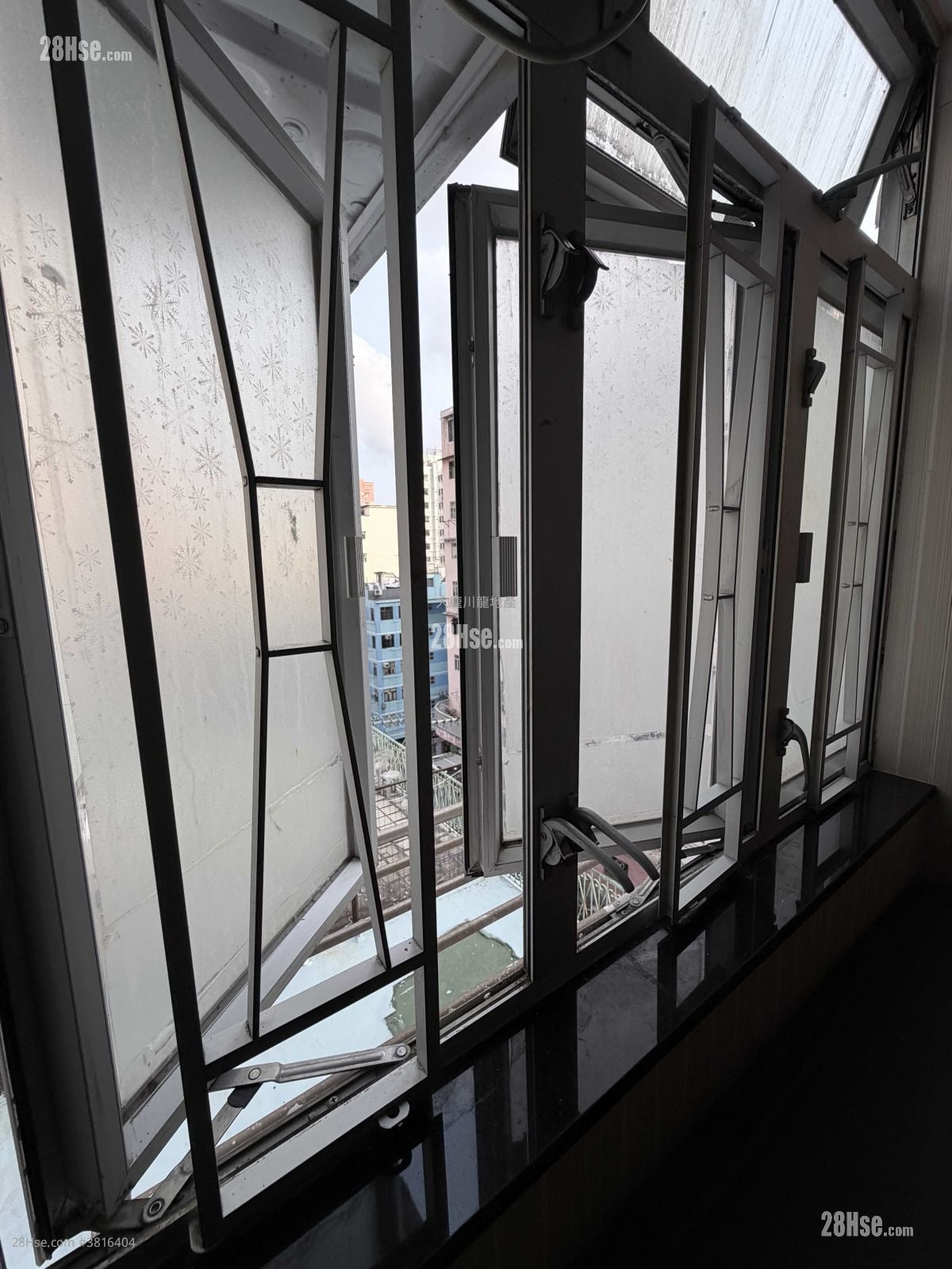 Chinese Mansion Rental 100 ft²