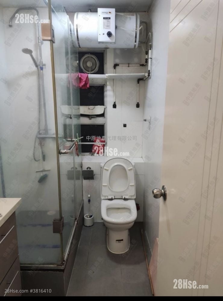 New Kwai Fong Gardens Sell 2 Bedrooms , 1 Bathroom 400 ft²