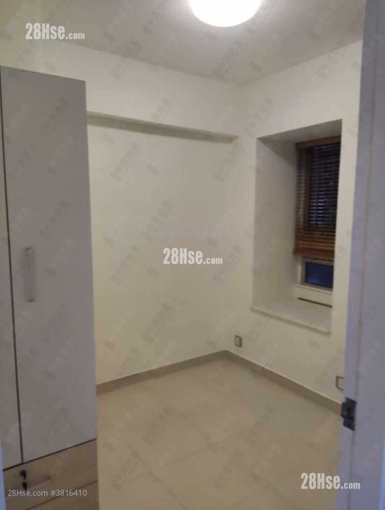 New Kwai Fong Gardens Sell 2 Bedrooms , 1 Bathroom 400 ft²