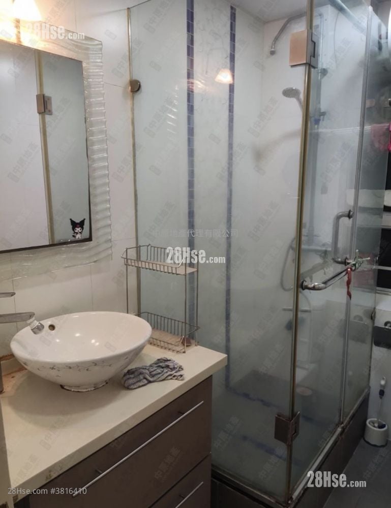 New Kwai Fong Gardens Sell 2 Bedrooms , 1 Bathroom 400 ft²