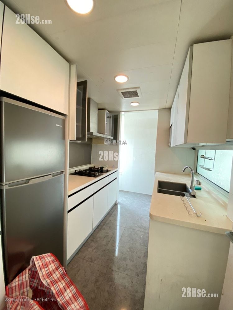 One West Kowloon Sell 4 Bedrooms , 3 Bathrooms 962 ft²