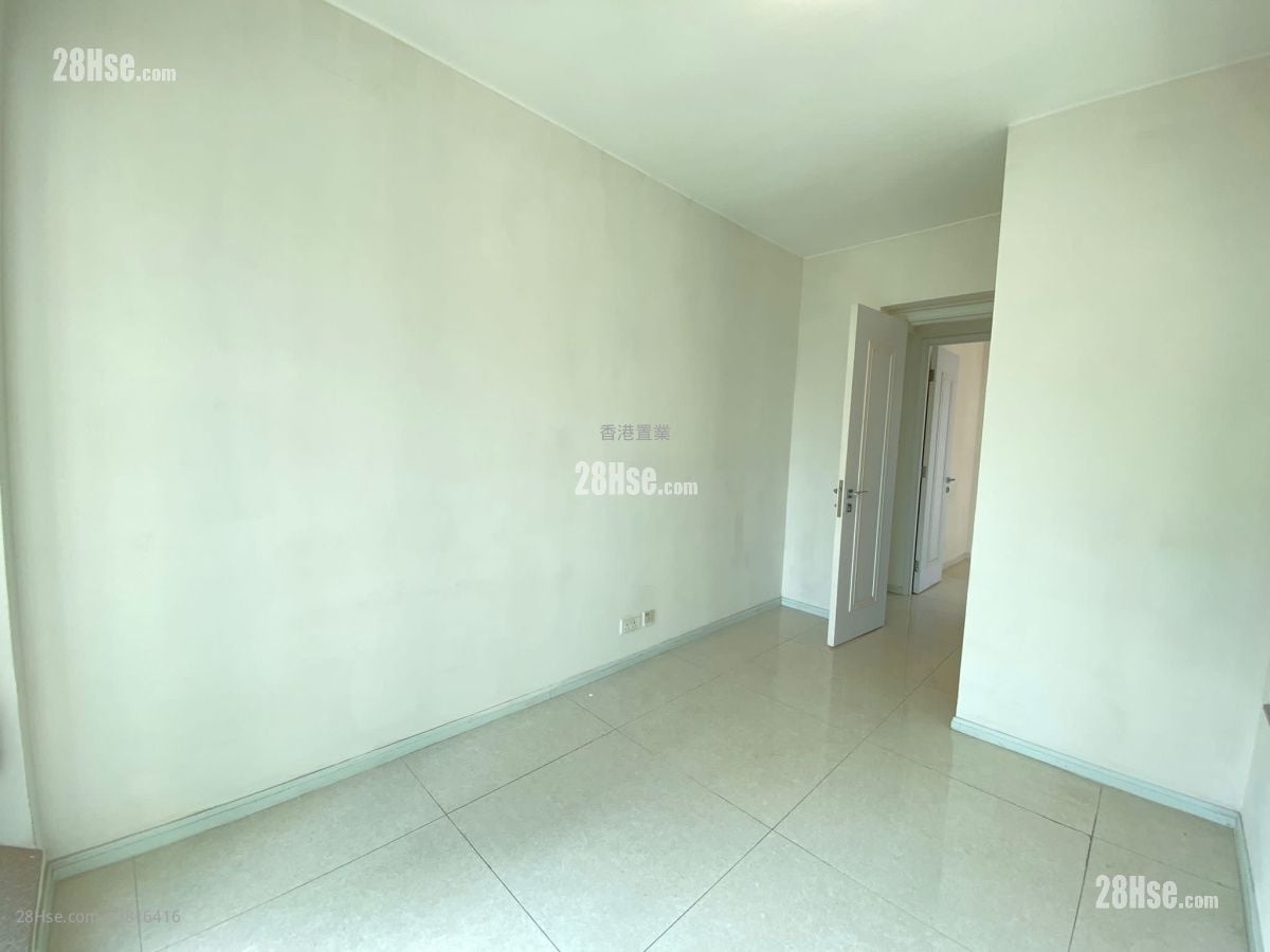 One West Kowloon Sell 4 Bedrooms , 3 Bathrooms 962 ft²