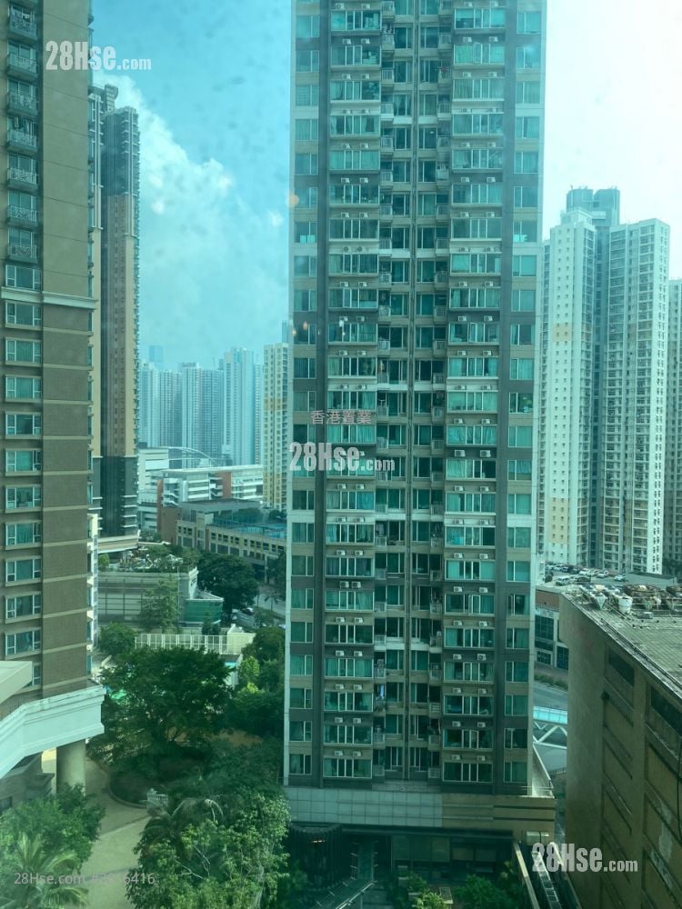 One West Kowloon Sell 4 Bedrooms , 3 Bathrooms 962 ft²