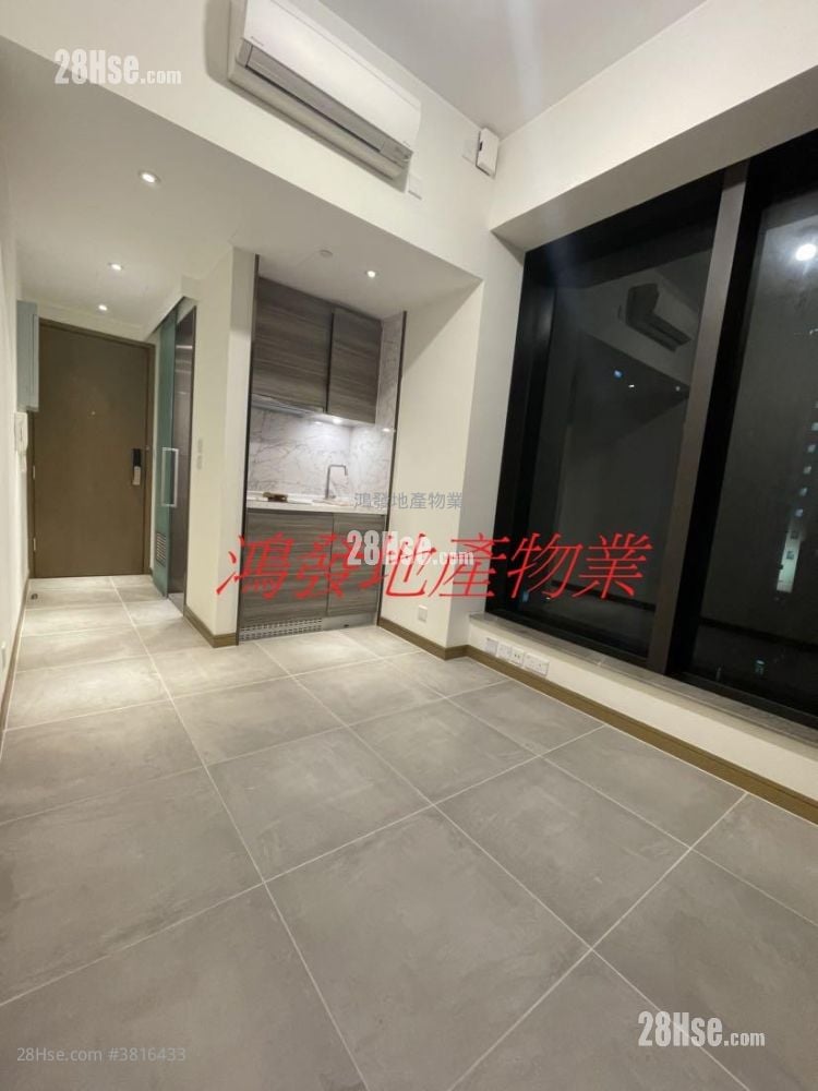 Ava61 Sell Studio , 1 Bathroom 162 ft²