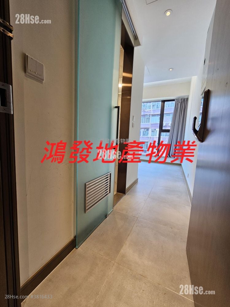 Ava61 Sell Studio , 1 Bathroom 162 ft²