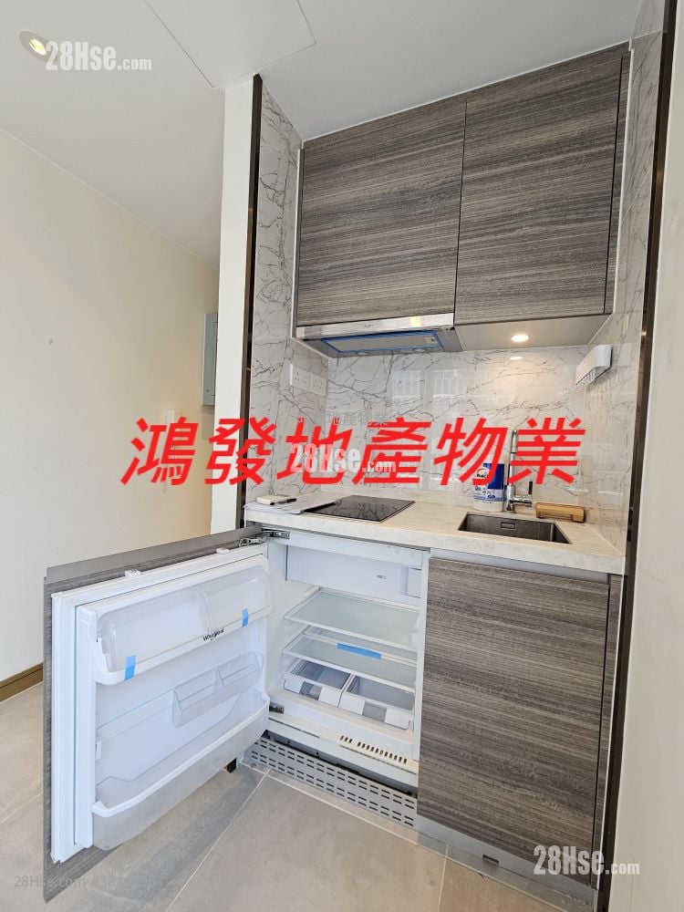 Ava61 Sell Studio , 1 Bathroom 162 ft²