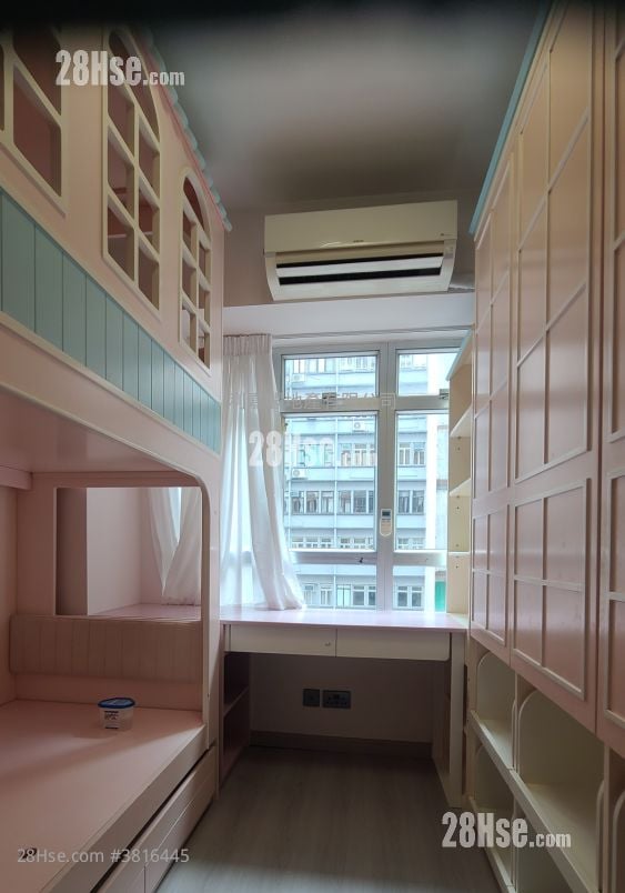 37 Village Road Sell 2 Bedrooms , 3 Bathrooms 732 ft²