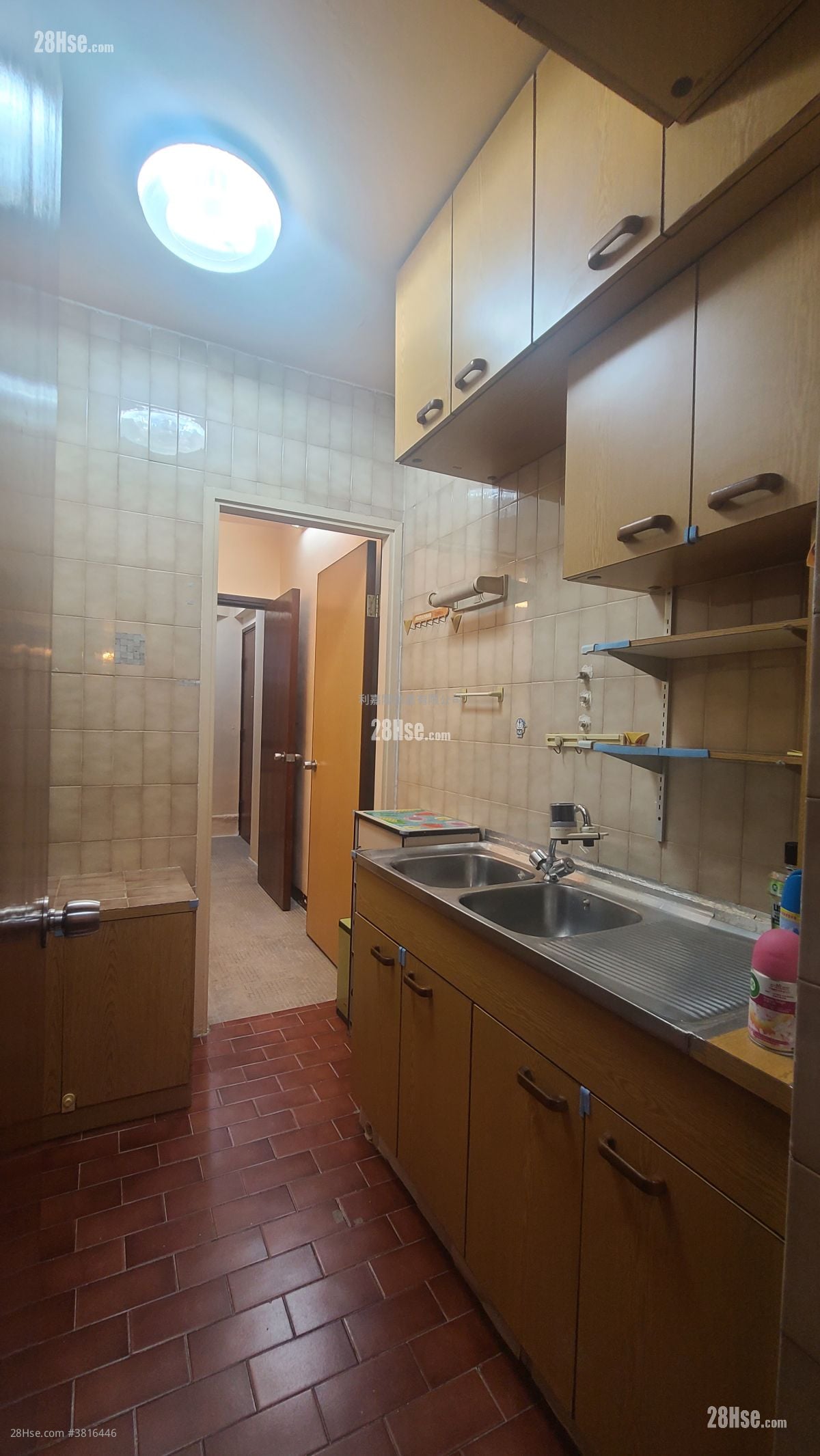 Way Man Court Sell 3 Bedrooms , 2 Bathrooms