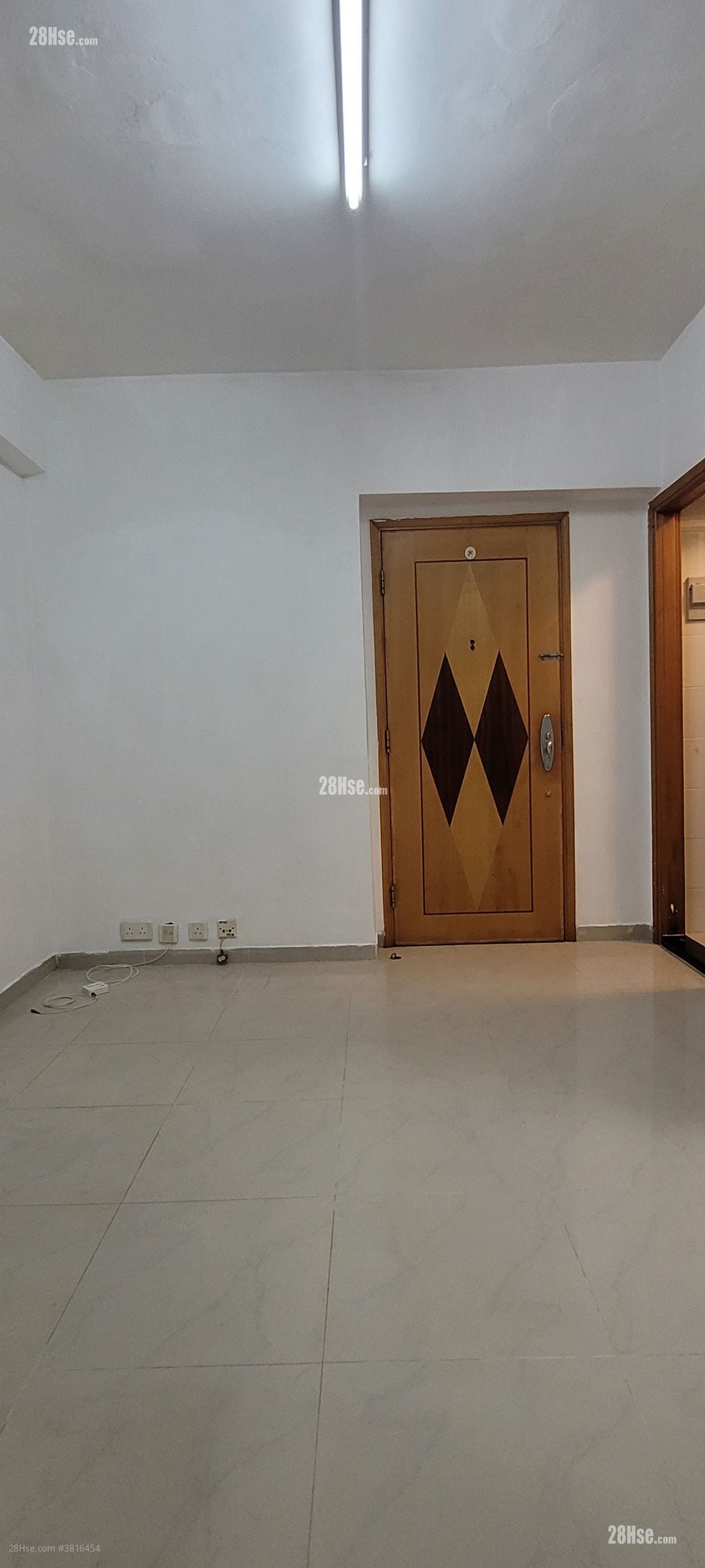 富麗花園 售盤 2 房 , 1 浴室 318 平方呎