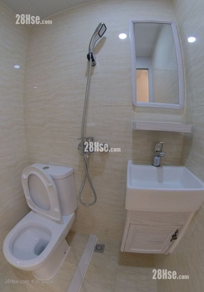San Po Kong Mansion Rental 140 ft²