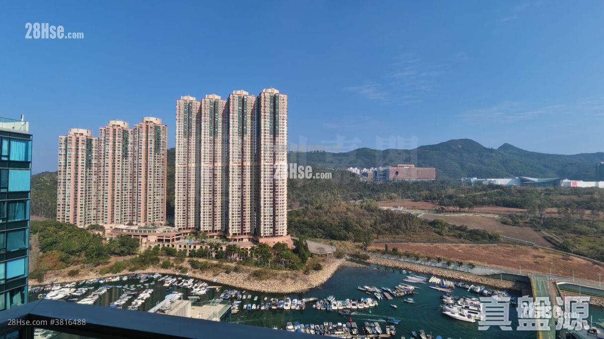 Savannah Sell 3 Bedrooms , 2 Bathrooms 697 ft²