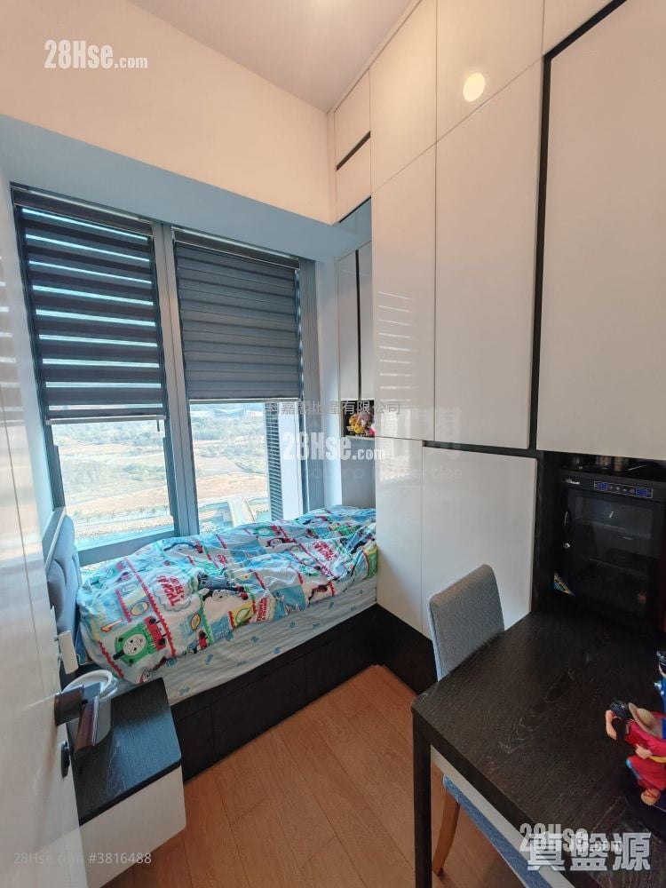 Savannah Sell 3 Bedrooms , 2 Bathrooms 697 ft²