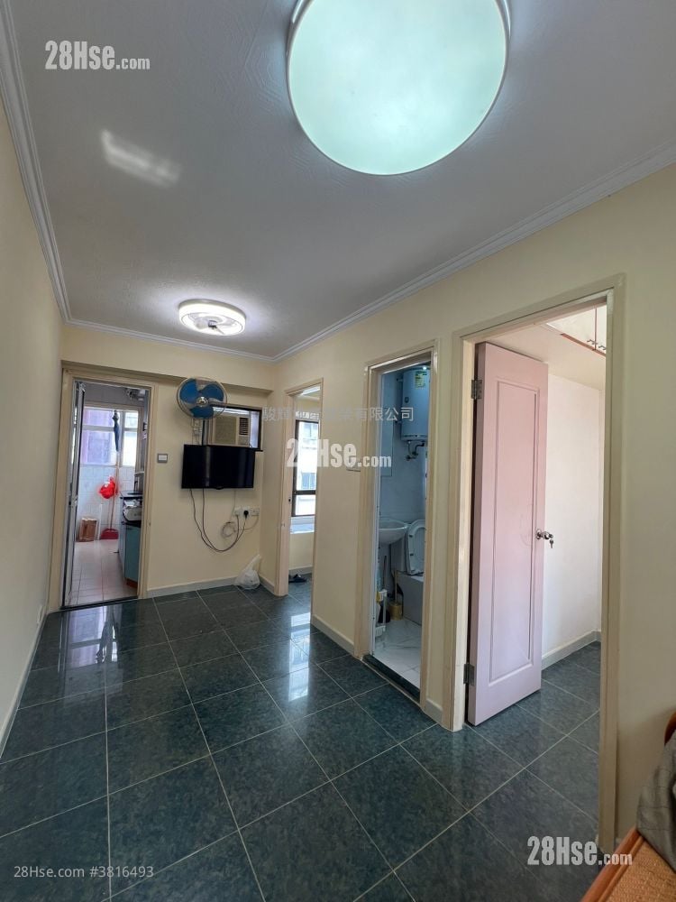 安英大廈 租盤 2 房 , 1 浴室 230 平方呎