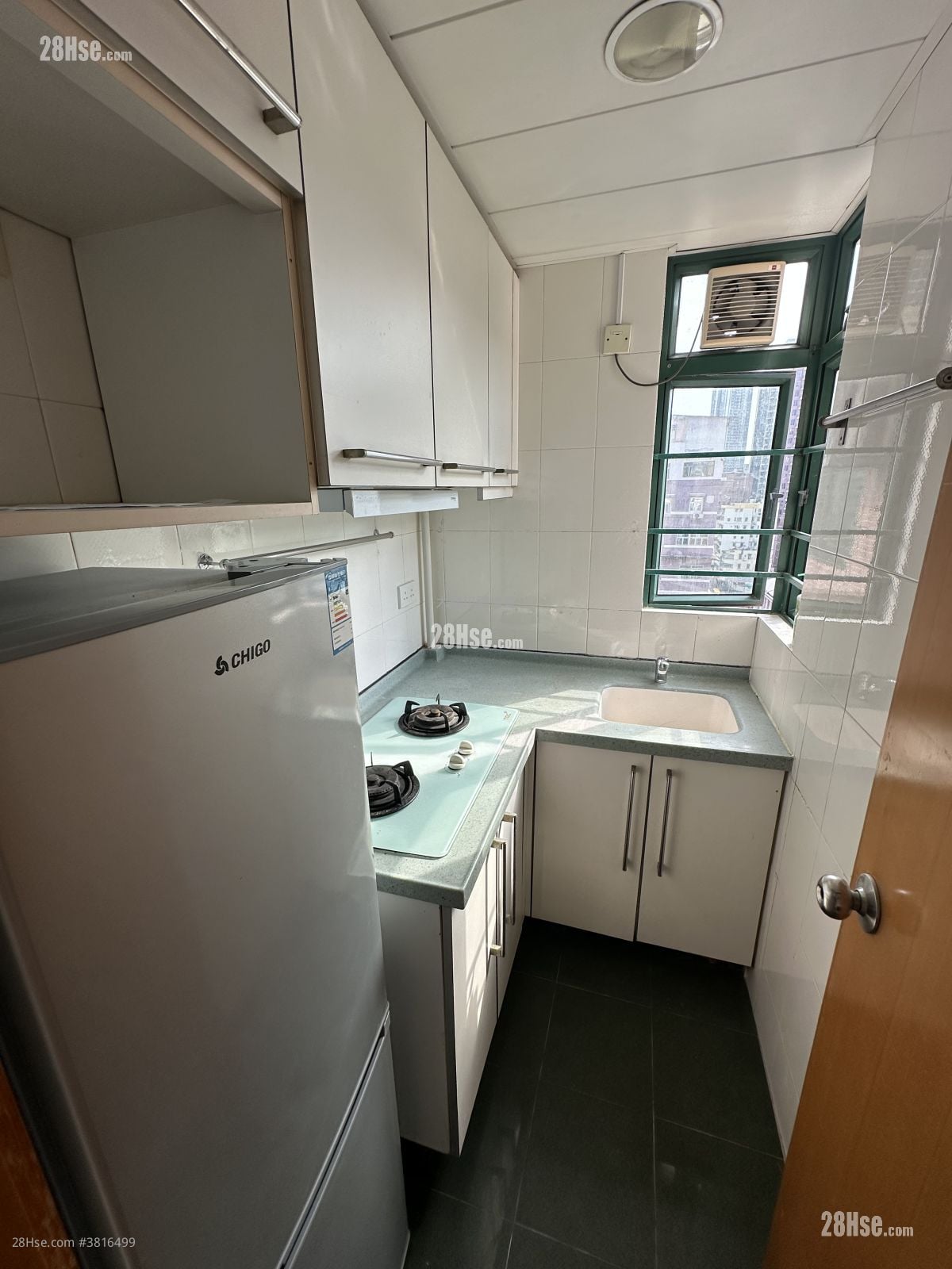 Milan Place Rental 315 ft²