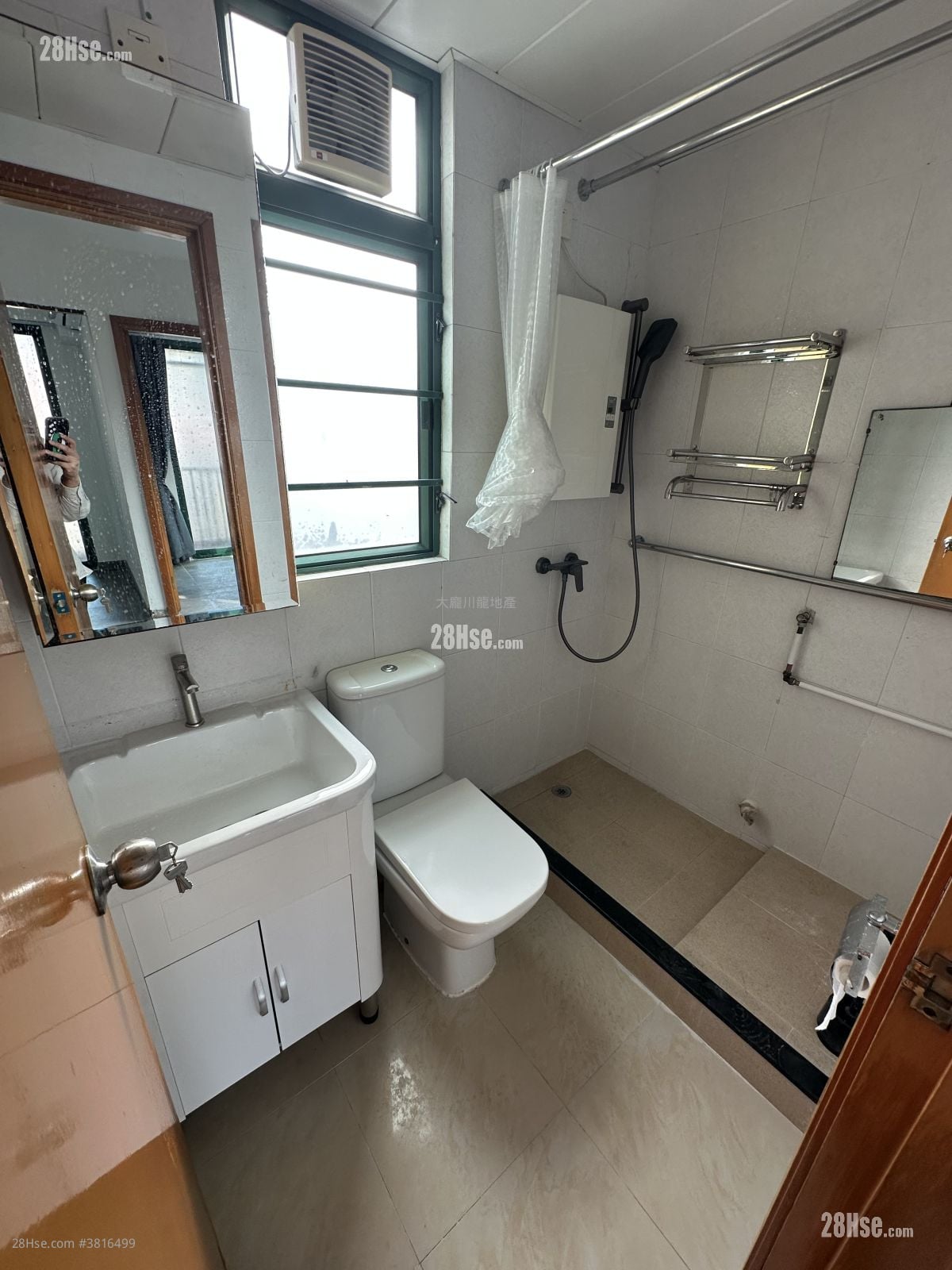 Milan Place Rental 315 ft²