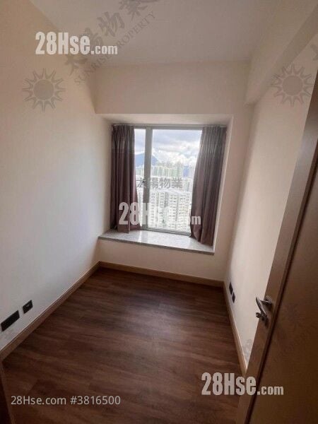 Stars By The Harbour Sell 3 Bedrooms 728 ft²