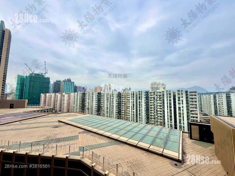 Harbour Place Sell 3 Bedrooms 590 ft²