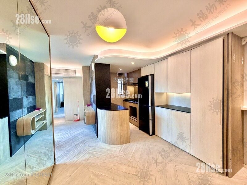 Harbour Place Sell 3 Bedrooms 590 ft²