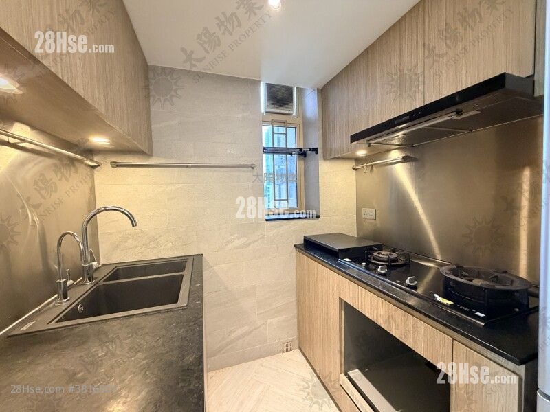 Harbour Place Sell 3 Bedrooms 590 ft²