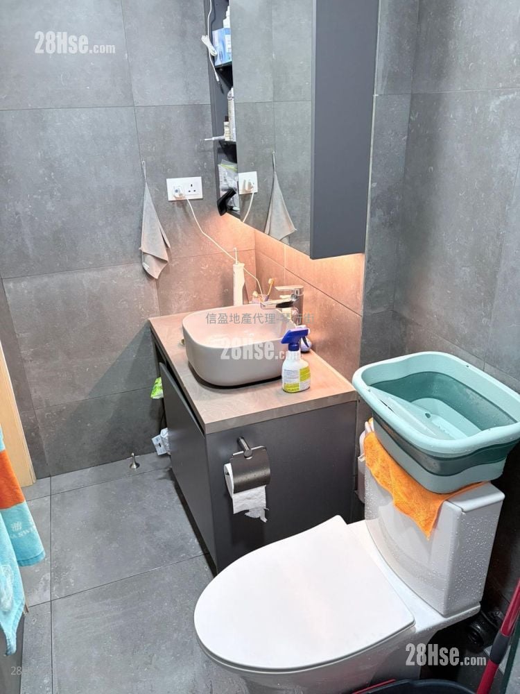 Rialto Mansion Sell 2 Bedrooms , 1 Bathroom 413 ft²