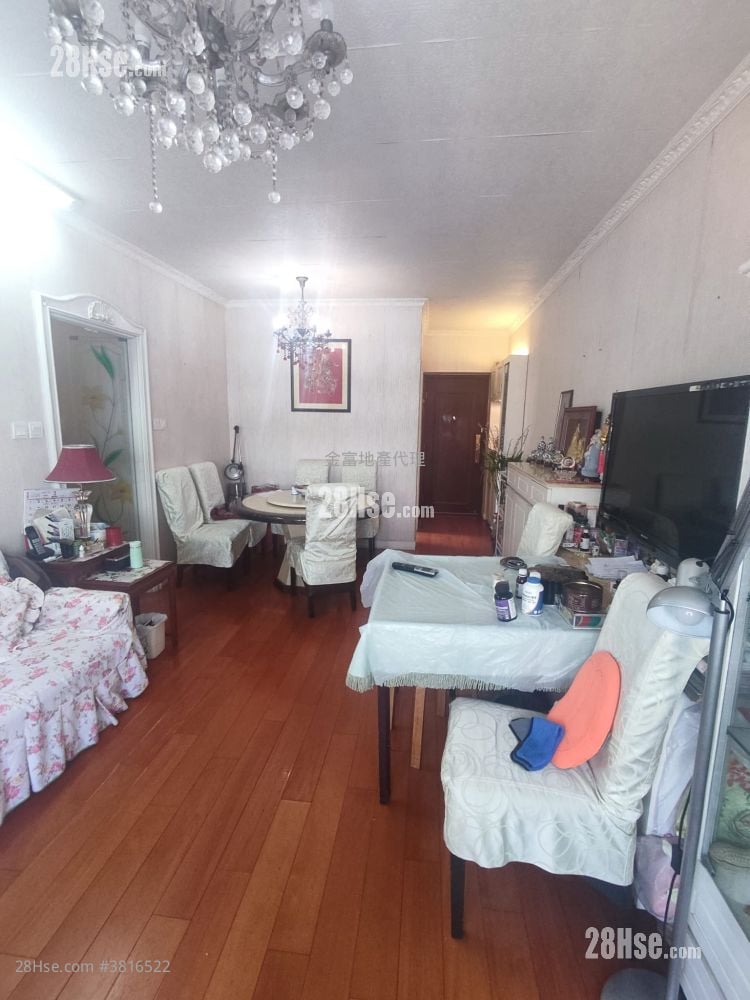 Roca Centre Sell 3 Bedrooms , 2 Bathrooms 747 ft²