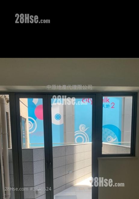 Aurora Sell Studio , 1 Bathroom 217 ft²