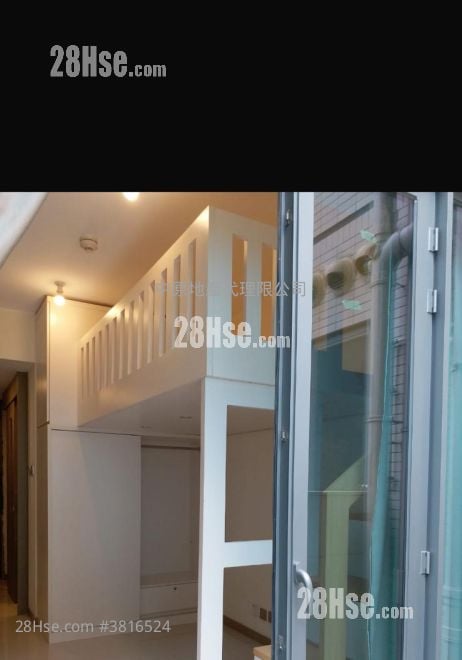 Aurora Sell Studio , 1 Bathroom 217 ft²