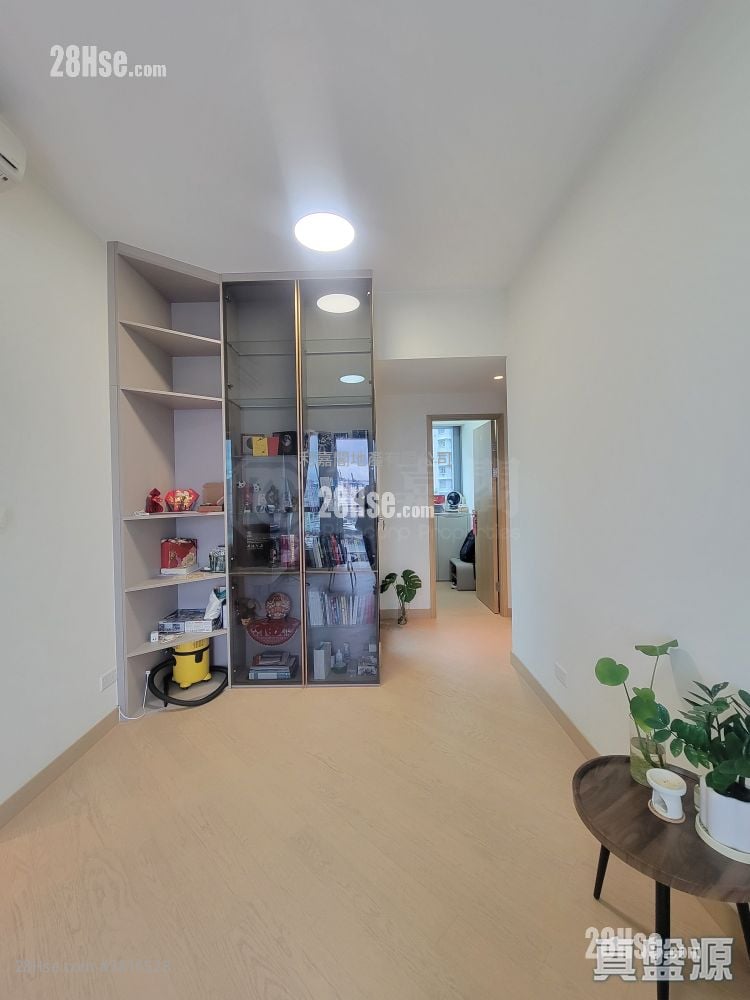 Grand Victoria Sell 2 Bedrooms 597 ft²