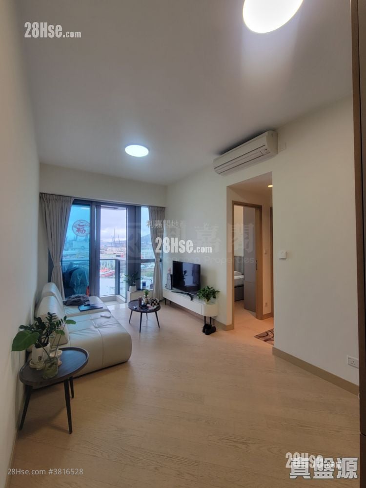 Grand Victoria Sell 2 Bedrooms 597 ft²