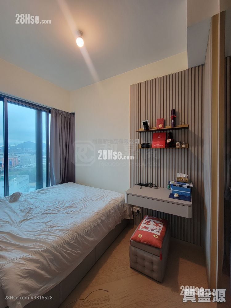 Grand Victoria Sell 2 Bedrooms 597 ft²