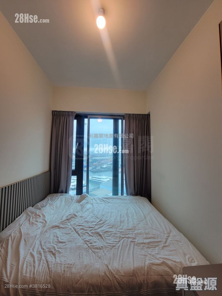 Grand Victoria Sell 2 Bedrooms 597 ft²