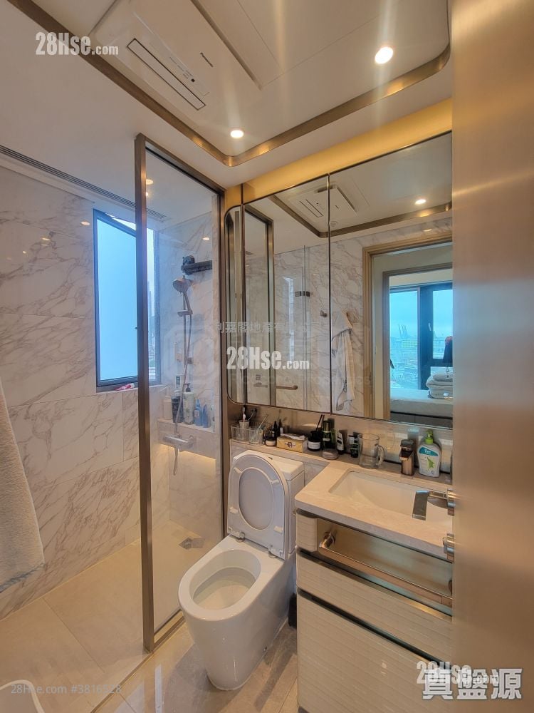 Grand Victoria Sell 2 Bedrooms 597 ft²