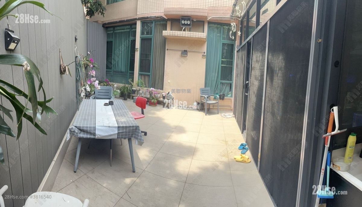 Recours La Serre Sell 841 ft²