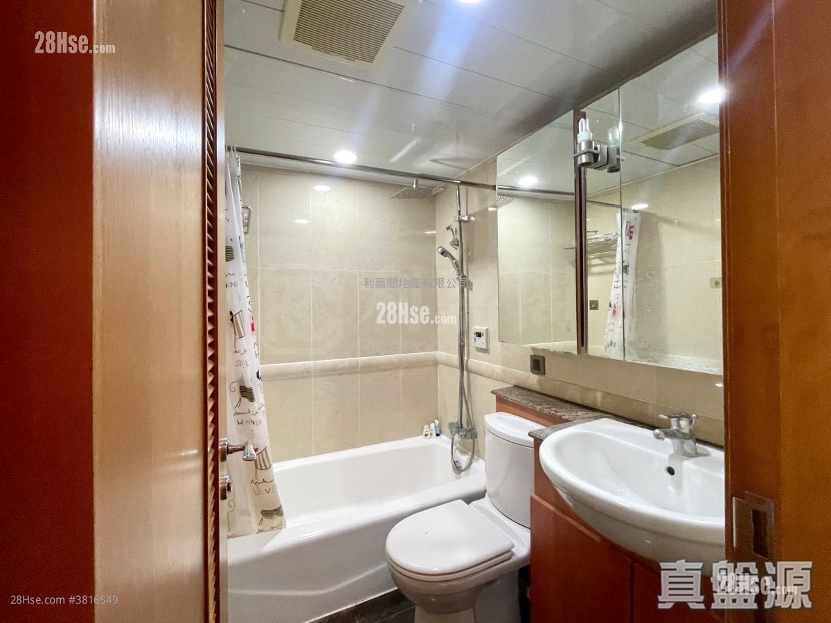 Park Central Sell 2 Bedrooms , 1 Bathroom 406 ft²