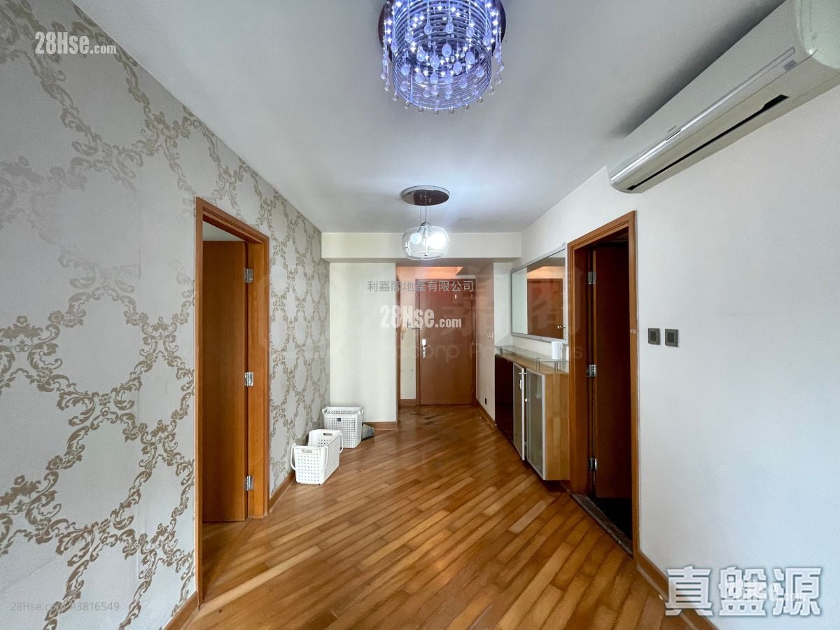 Park Central Sell 2 Bedrooms , 1 Bathroom 406 ft²