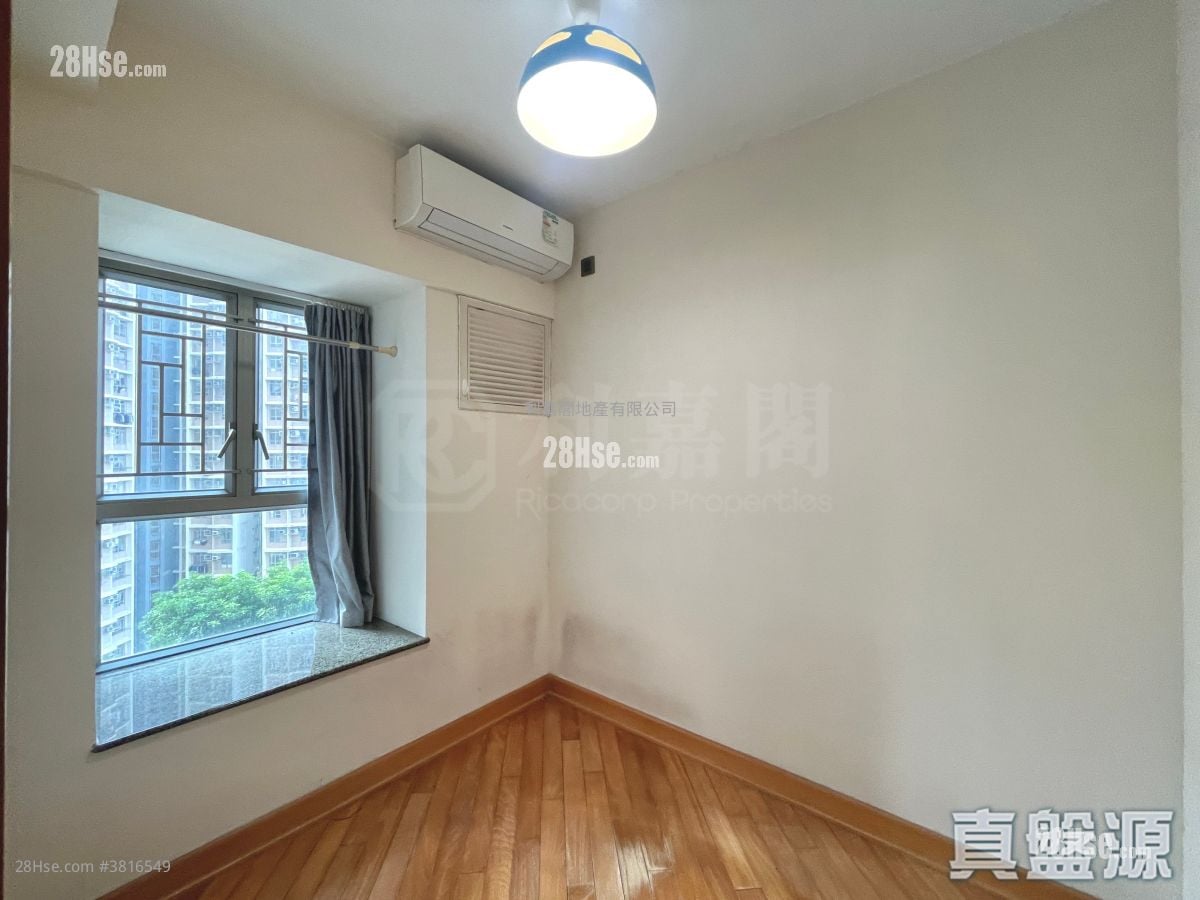 Park Central Sell 2 Bedrooms , 1 Bathroom 406 ft²