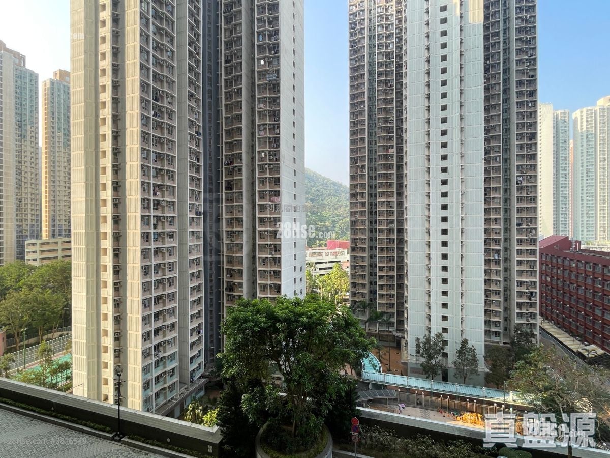 Park Central Sell 2 Bedrooms , 1 Bathroom 406 ft²