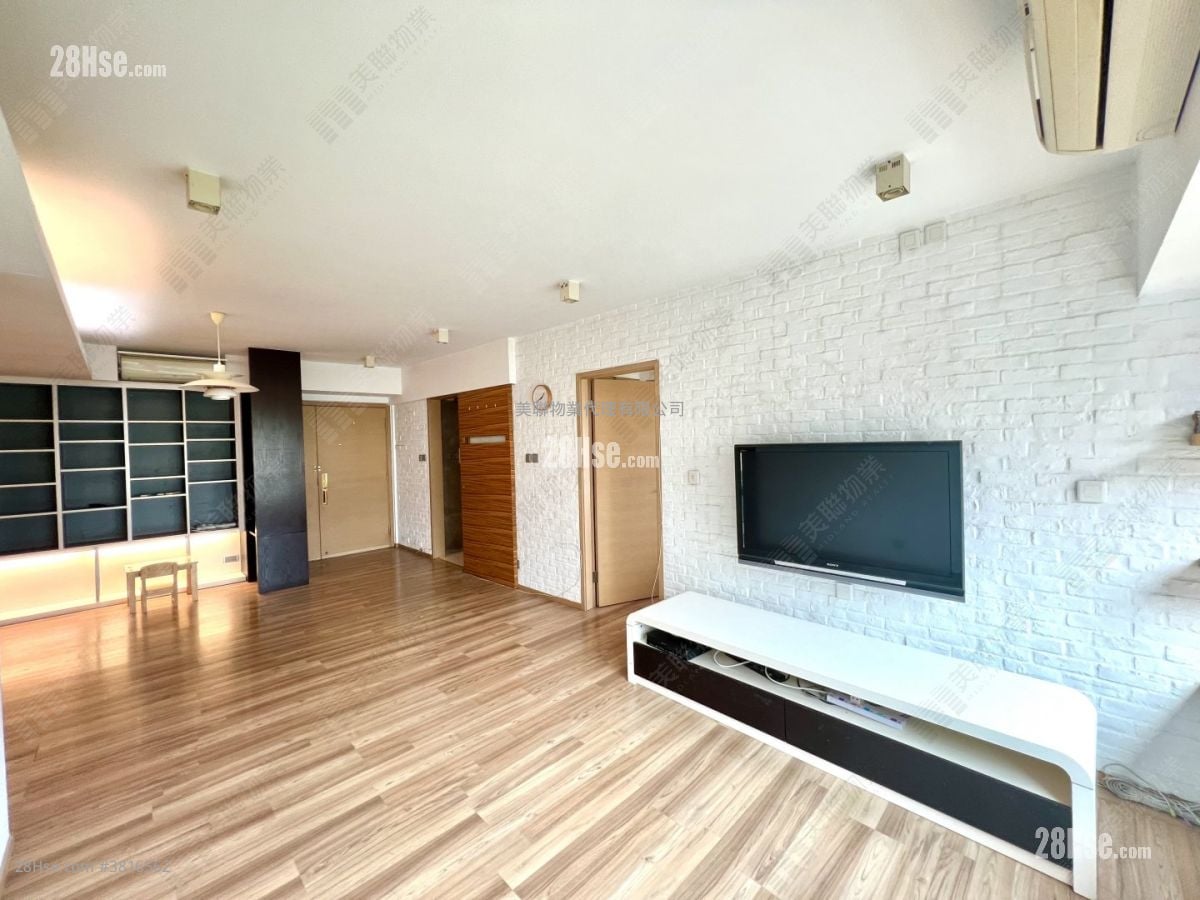 King's Park Villa Sell 3 Bedrooms , 3 Bathrooms 932 ft²