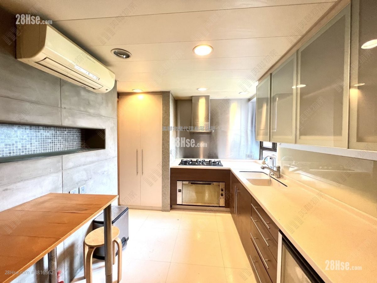 King's Park Villa Sell 3 Bedrooms , 3 Bathrooms 932 ft²