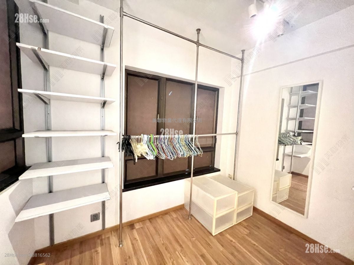 King's Park Villa Sell 3 Bedrooms , 3 Bathrooms 932 ft²