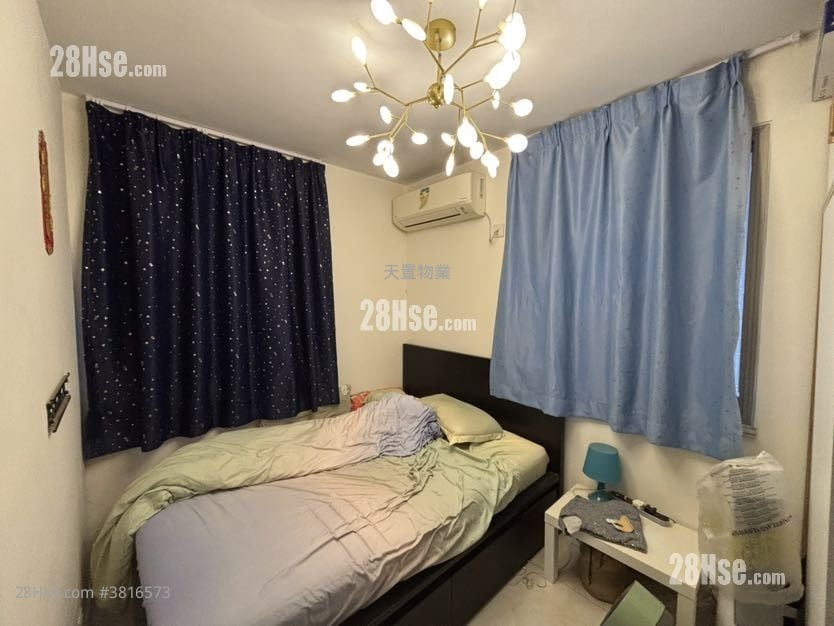 San Hing Tsuen(Tuen Mun) Sell 3 Bedrooms , 1 Bathroom 700 ft²