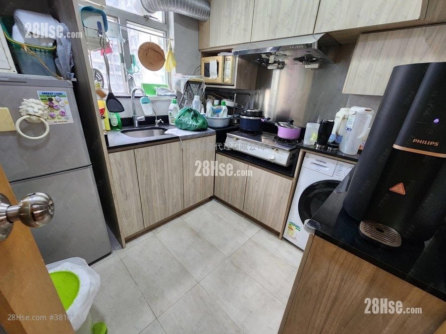 Cheerful Garden Sell 1 Bathroom 484 ft²